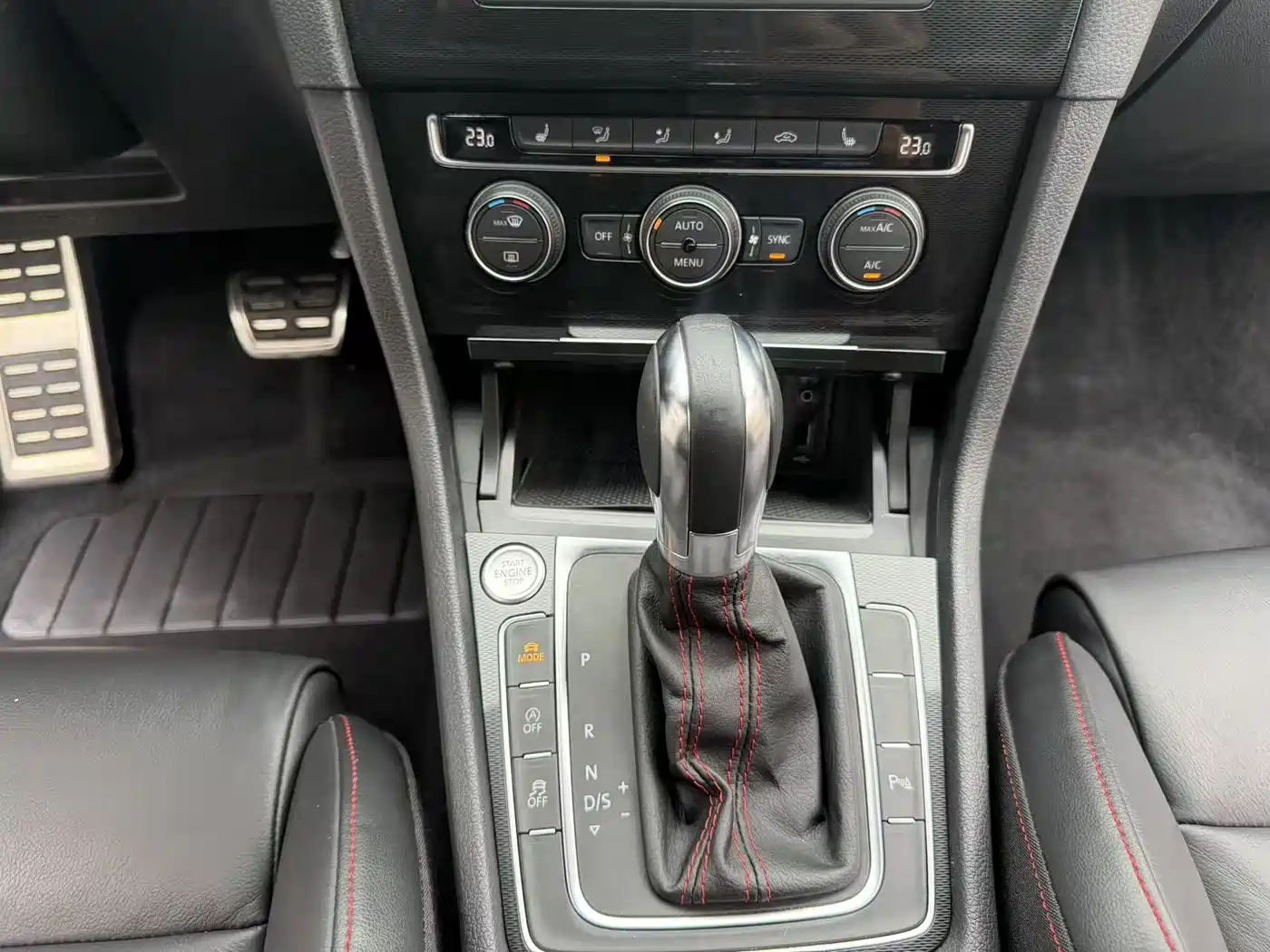 Volkswagen Golf GTI 2016 2.0TSI GTI фото 15