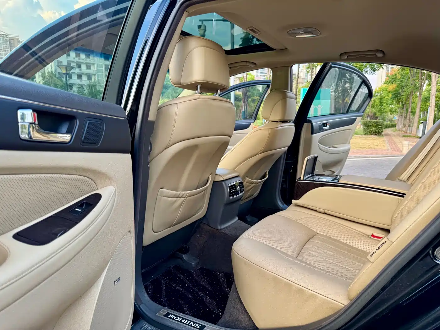 Hyundai Genesis 2010 2008 BH330 Luxury Edition