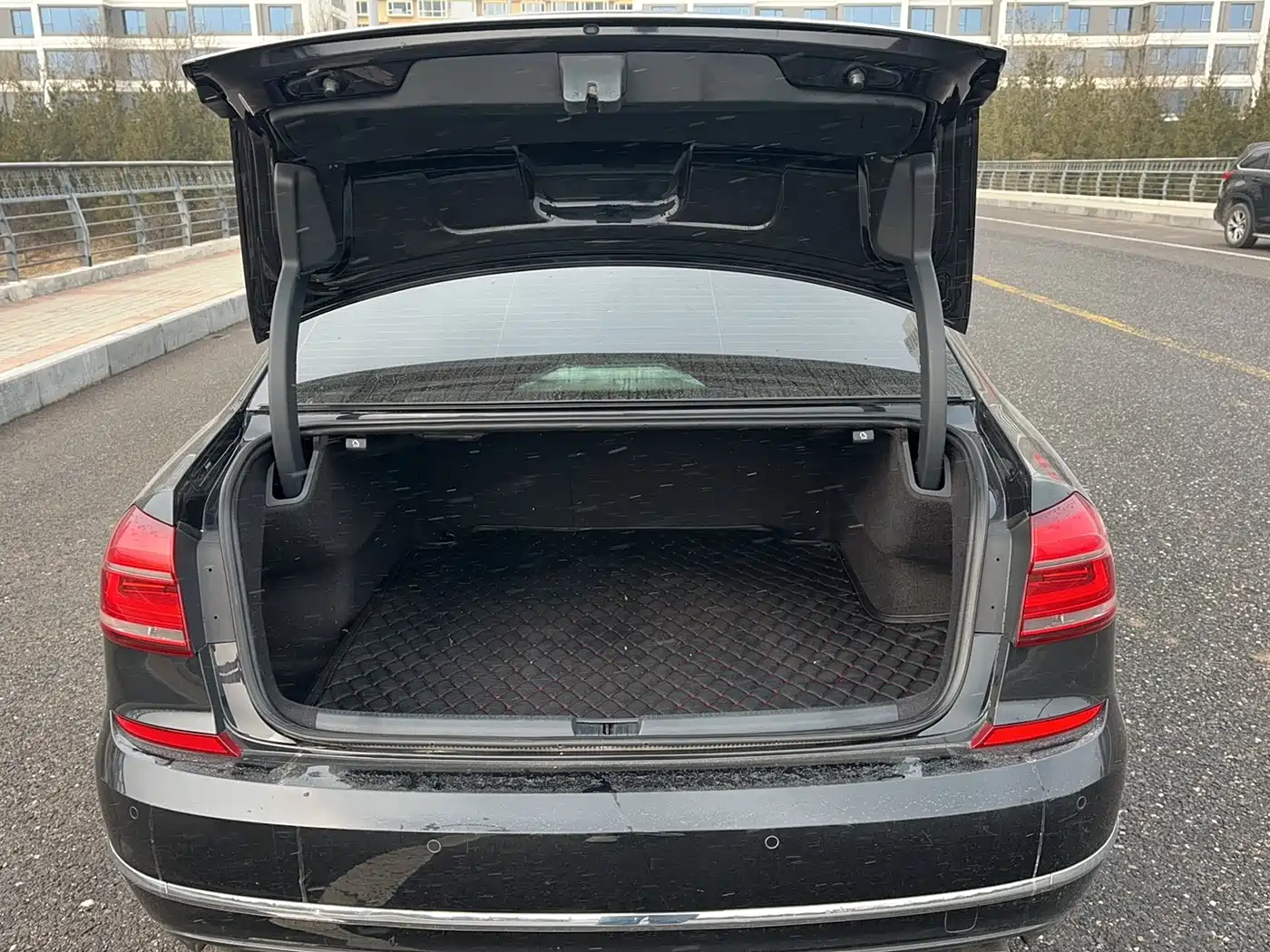 Volkswagen Passat 2016 330TSI DSG Honor Edition фото 20
