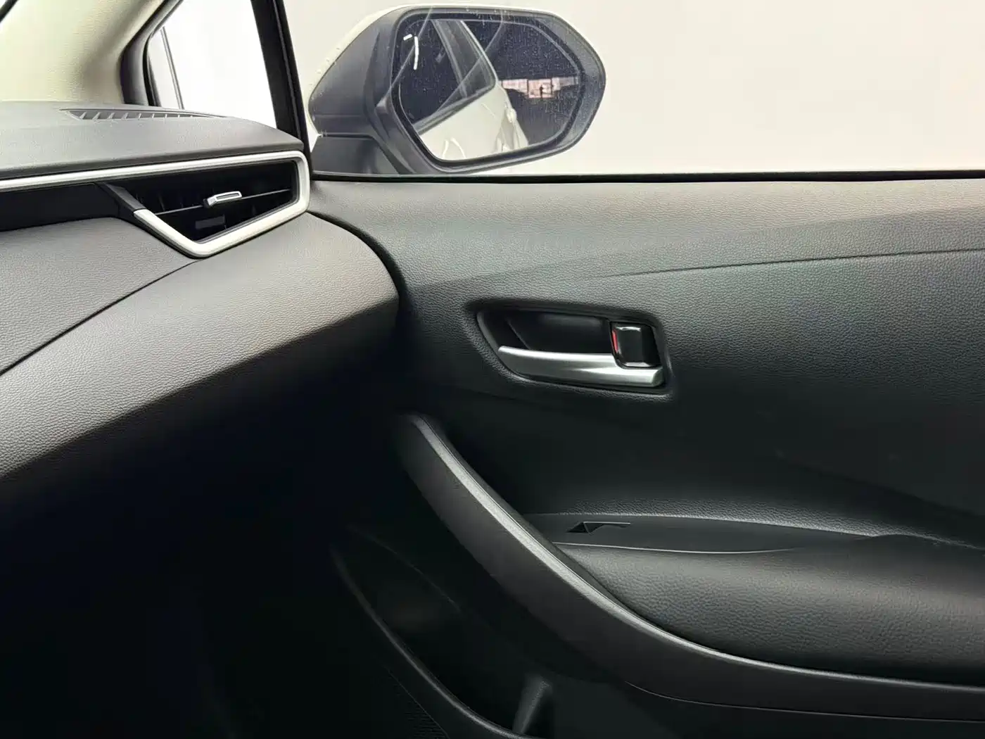 Toyota Corolla 2021 1.2T S-CVT Elite PLUS Edition фото 14