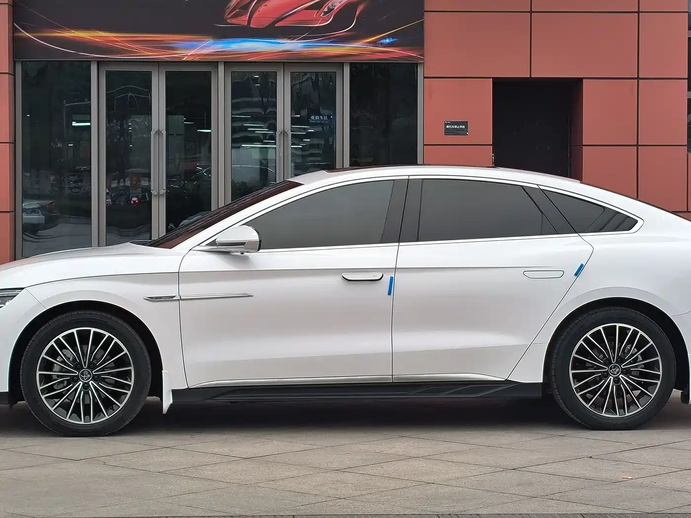 BYD Han 2023 EV Champion Edition 605KM FWD Premium фото 9