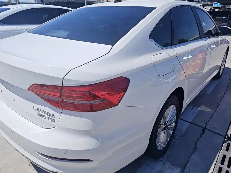 Volkswagen Lavida 2019 280TSI DSG Comfort Edition China VI фото 3