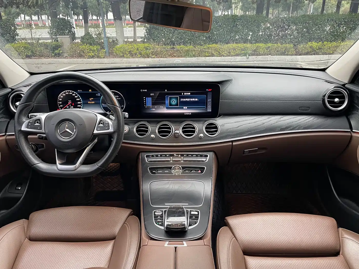 Mercedes-Benz E-Class 2016 E 200 L Sport Type фото 14
