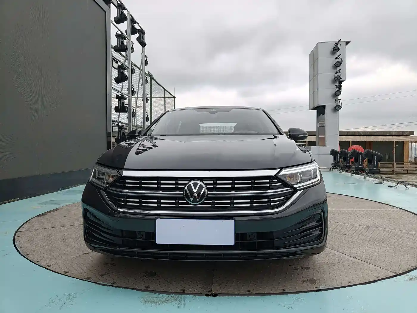 Volkswagen Sagitar 2023 Model Year 200TSI DSG Surpass Edition фото 2