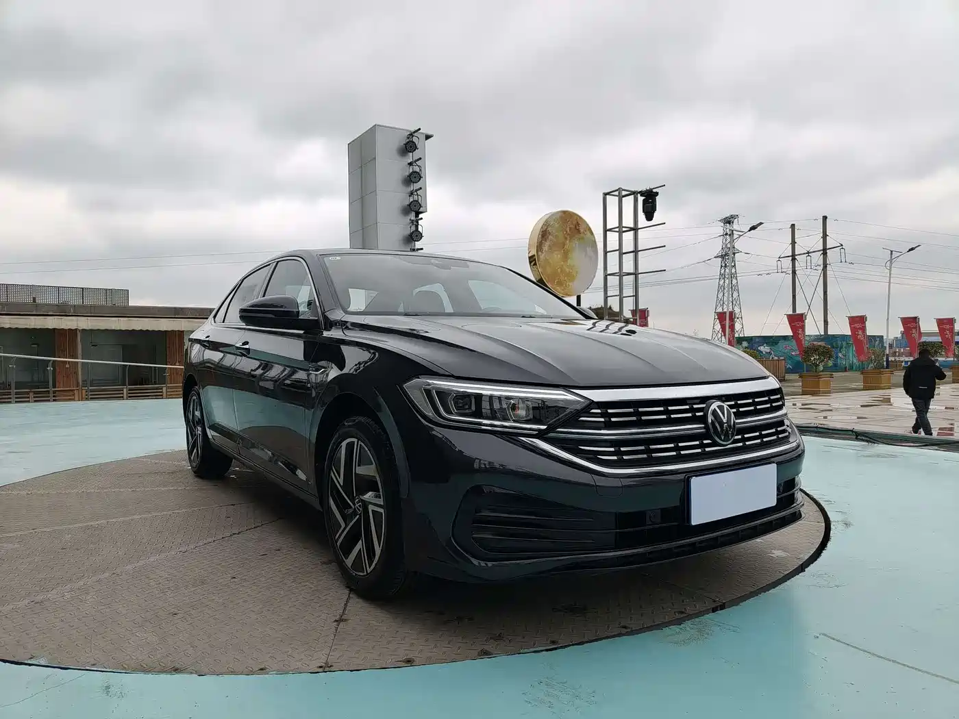 Volkswagen Sagitar 2023 Model Year 200TSI DSG Surpass Edition фото 3