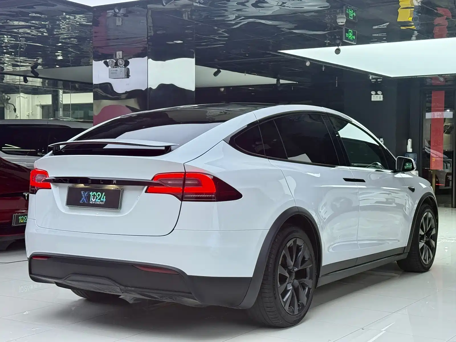Фото 9 - Tesla Model X