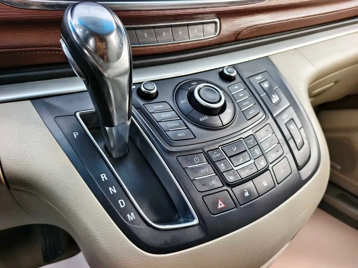 Buick GL8 2014 3.0L XT Luxury Business Flagship фото 5