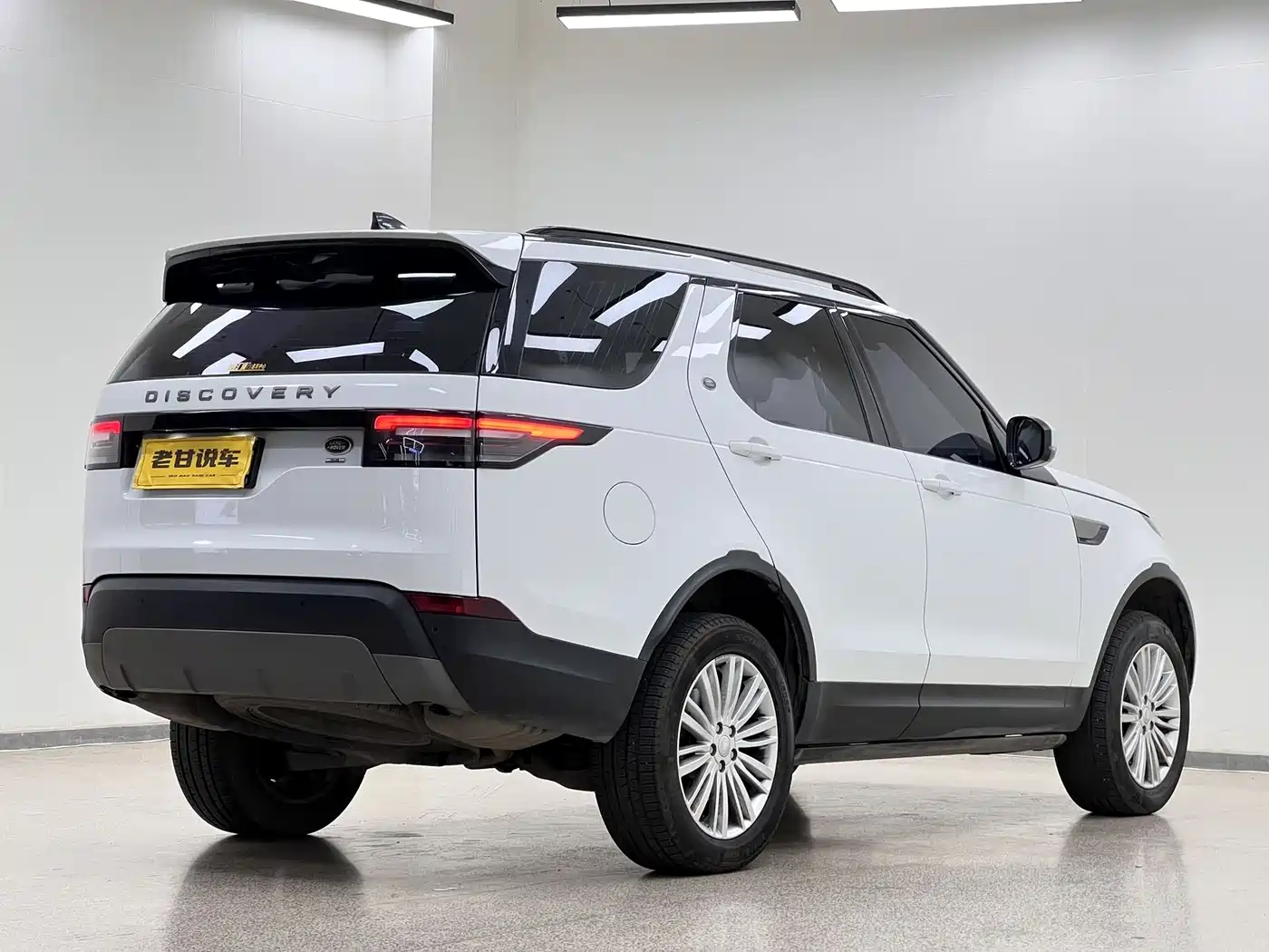 Land Rover Discovery 2017 3.0 SC V6 HSE фото 7