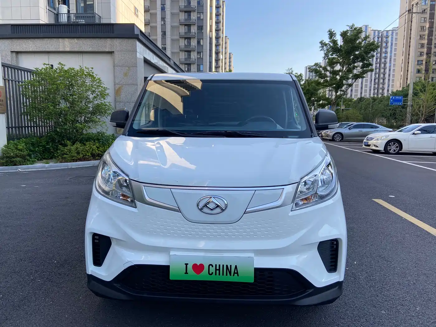 SAIC Maxus Maxus EV30 2023 Pure Electric Intelligent Logistics Expert Long Wheelbase CATL фото 2