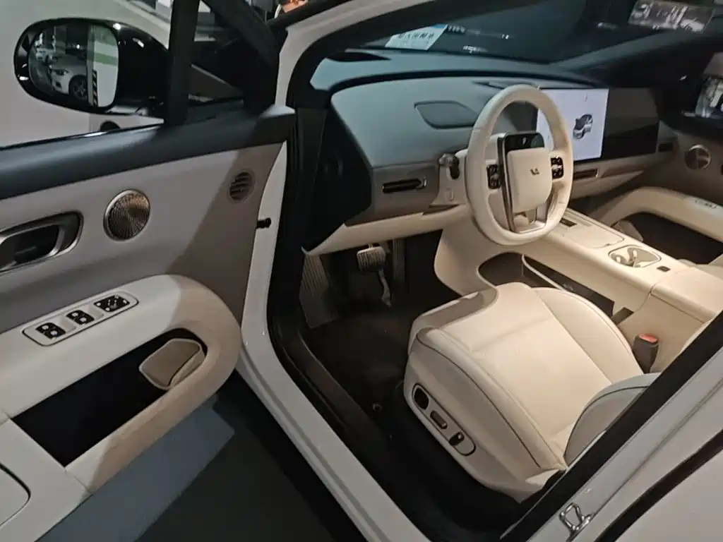 Li Auto i6 2025 2025 2WD Base Model
