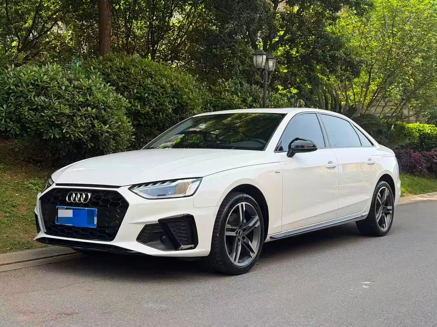 Audi A4L 2022 40 TFSI Luxury Dynamic фото 2