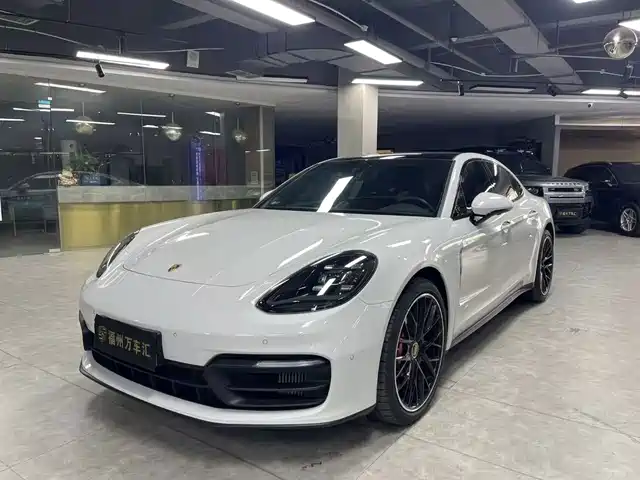 Porsche Panamera 2022