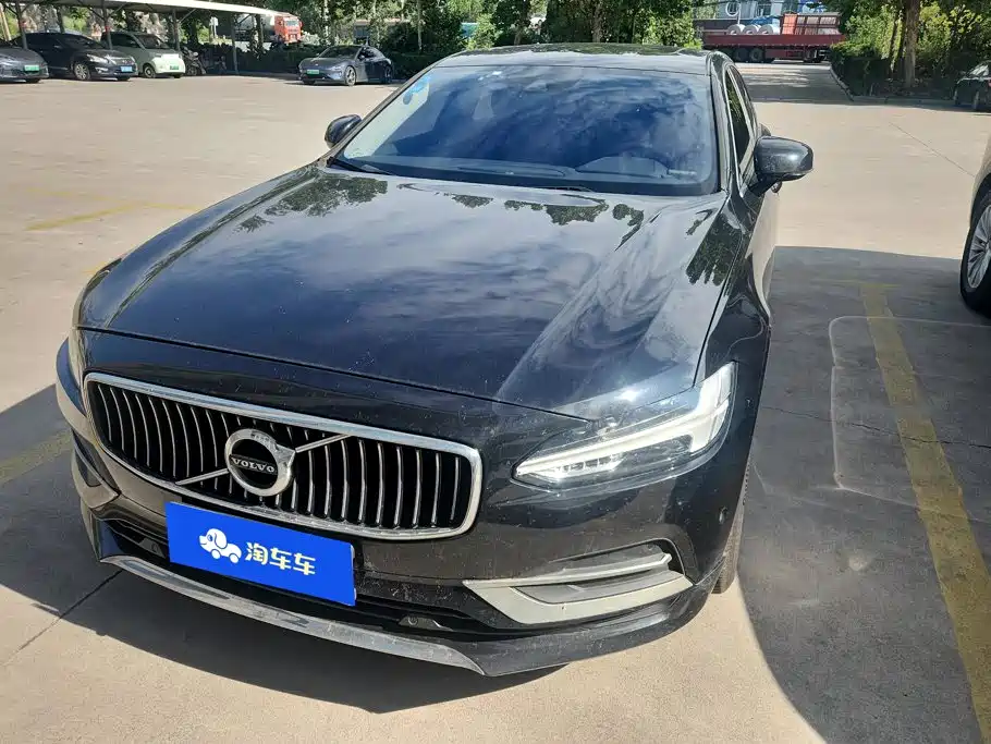 Фото 2 - Volvo S90
