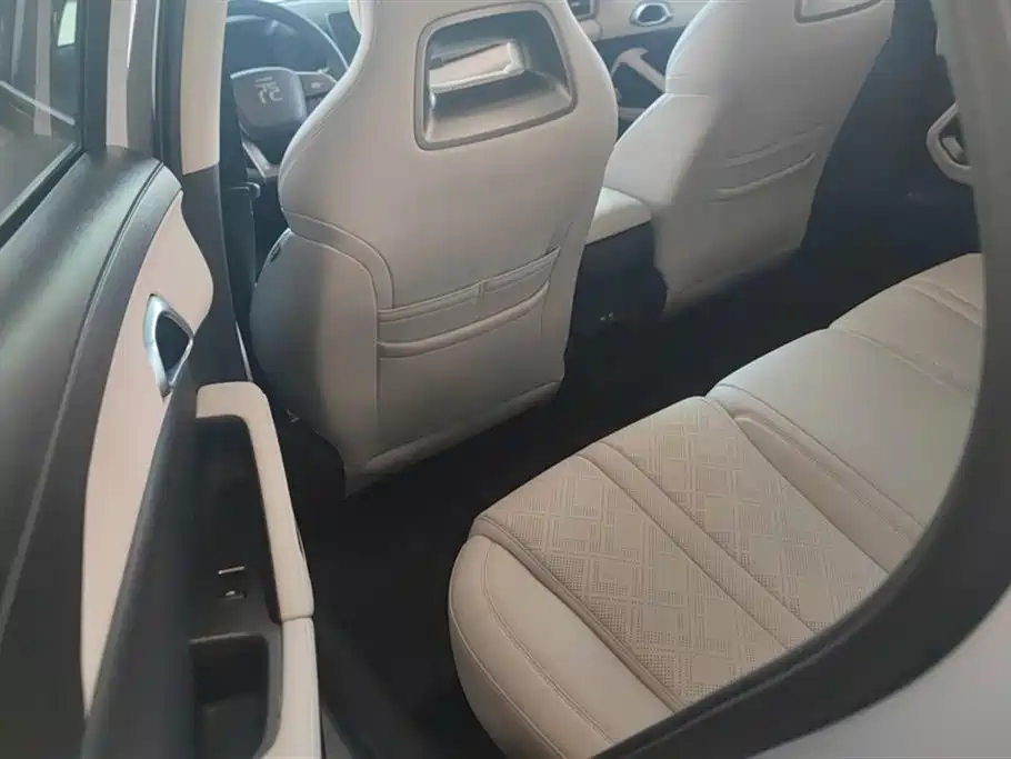 BYD Yuan UP 2024 401KM Vitality Edition фото 11