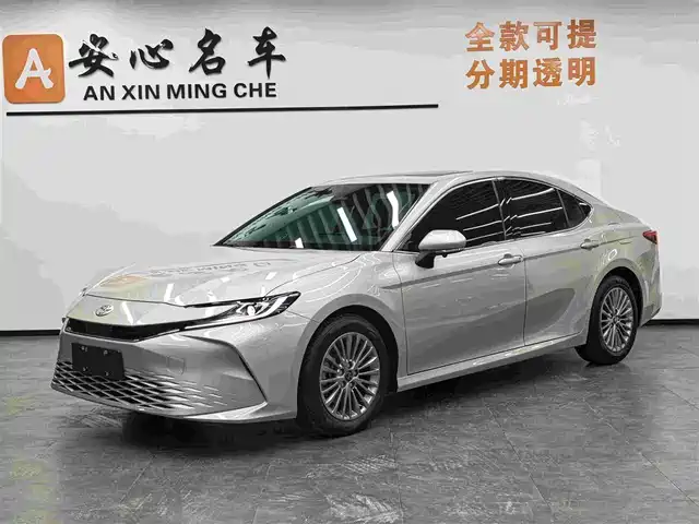 TOYOTA CAMRY 2025