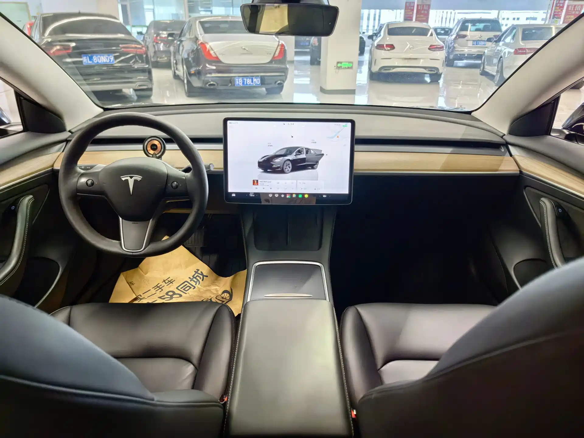 Фото 8 - Tesla Model 3