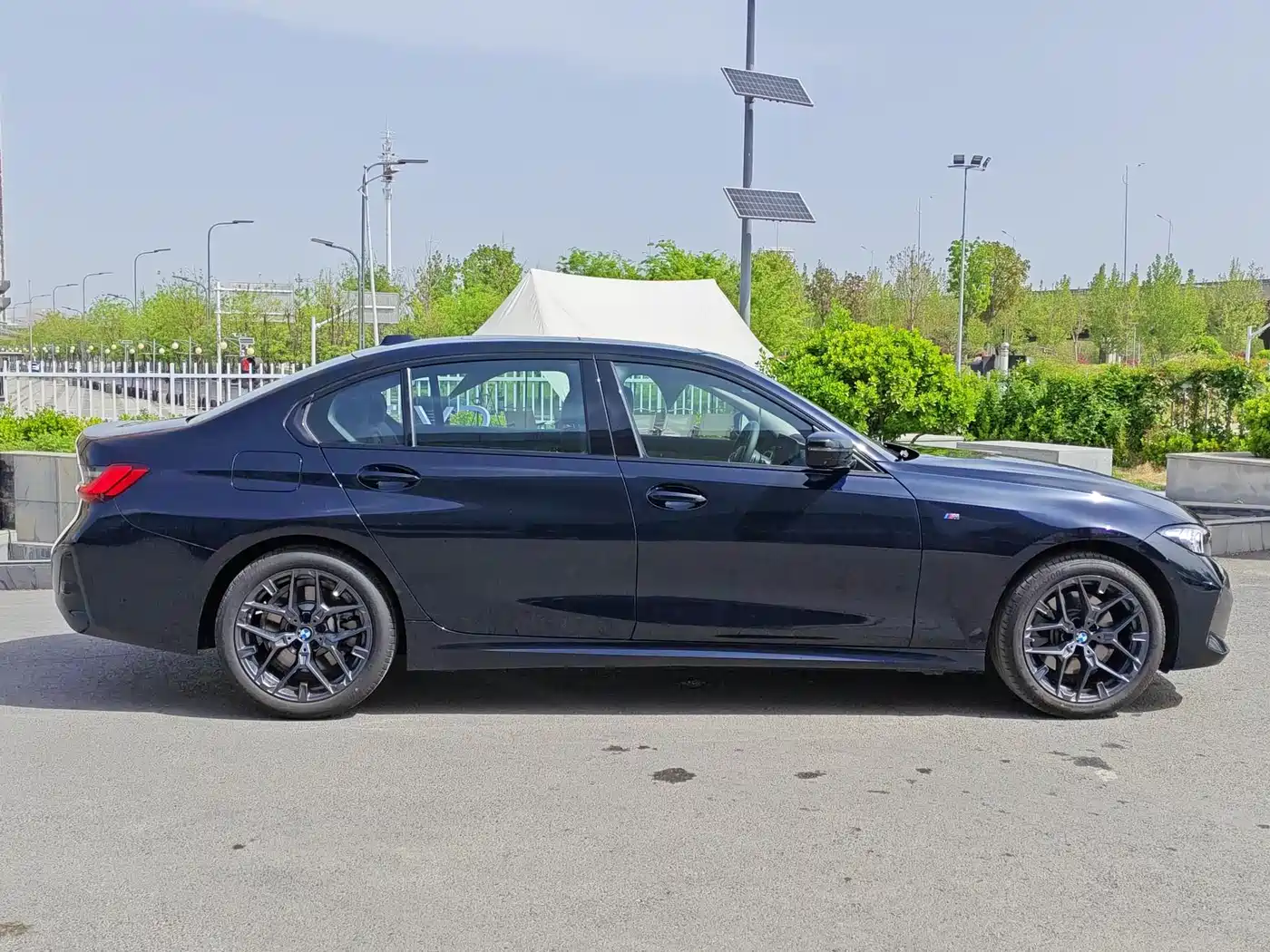 BMW 3 Series 2025 330Li M Sport Night Edition фото 8