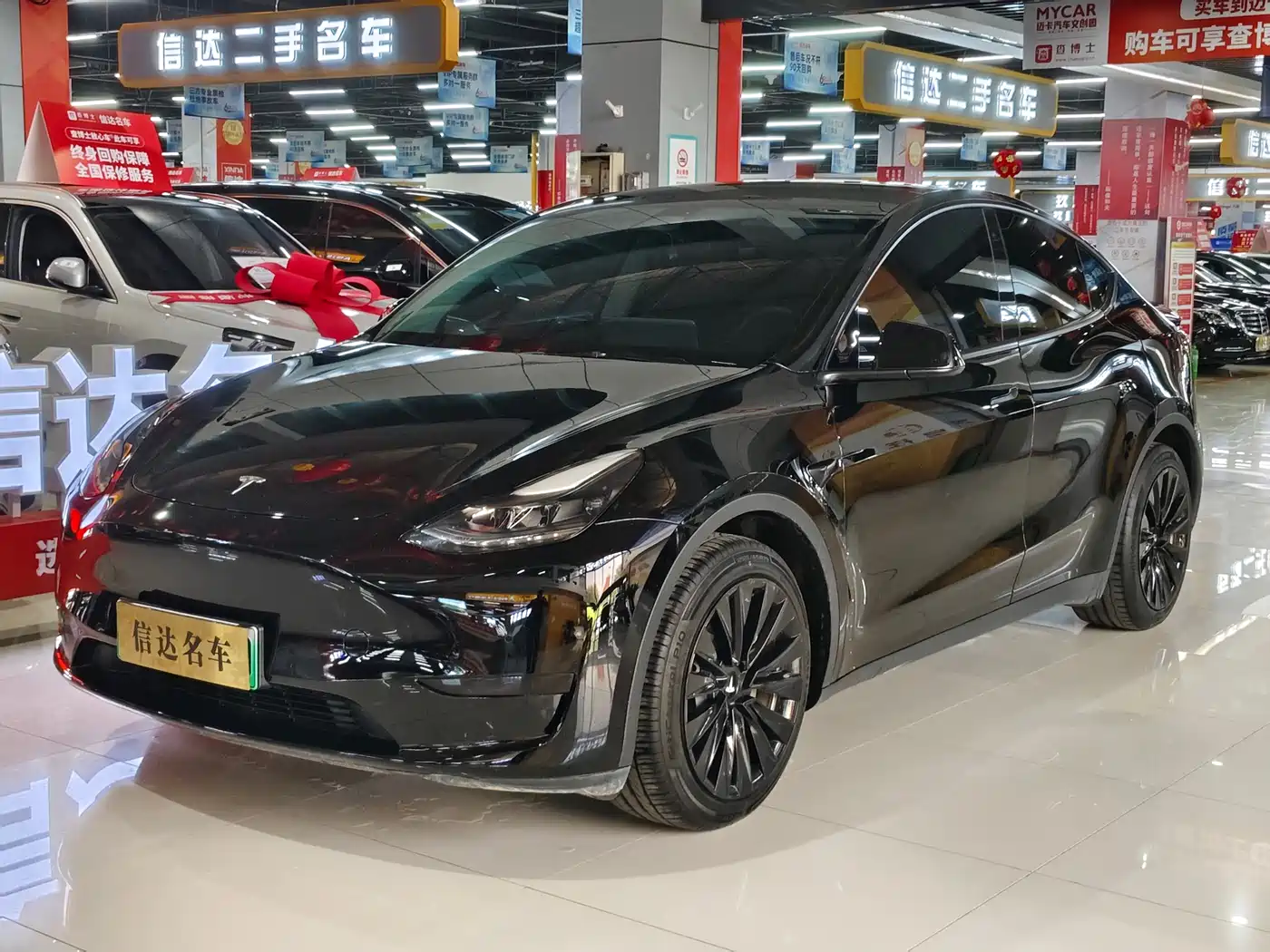 TESLA MODEL Y