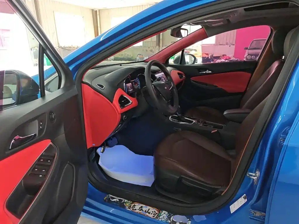 Chevrolet Cruze 2017 1.5L Automatic Pioneer Sunroof фото 16