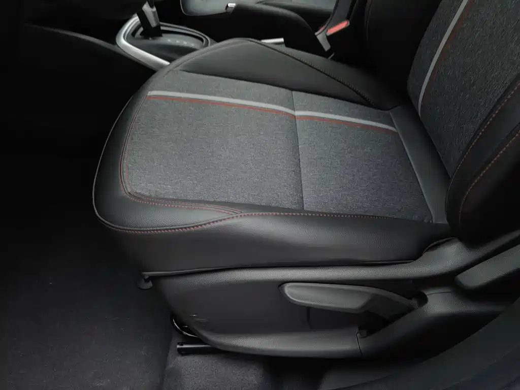 Chevrolet Trax 2020 2019 Redline 335T CVT Extreme Edition (China VI)