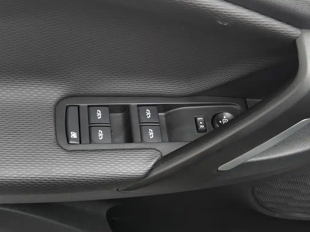 Chevrolet Trax 2020 2019 Redline 335T CVT Extreme Edition (China VI)