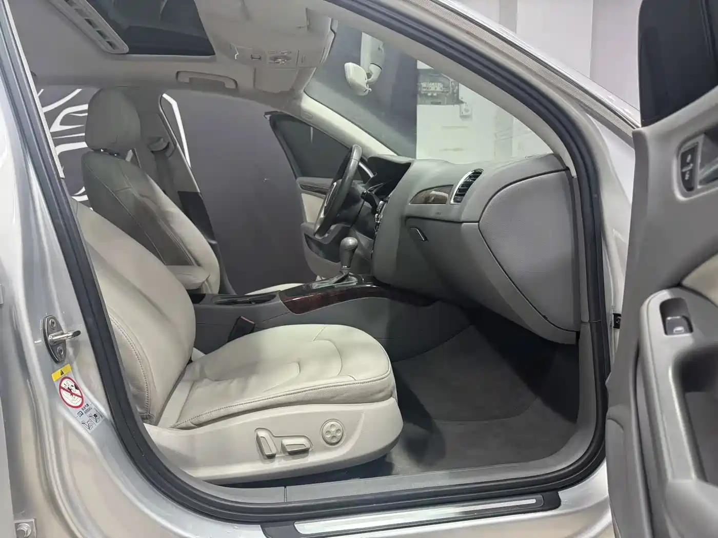Audi A4L 2011 2.0 TFSI Comfort фото 13
