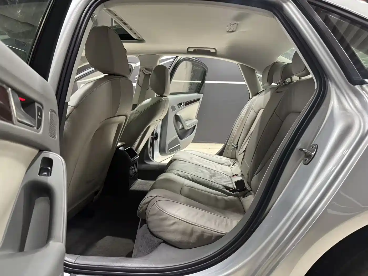 Audi A4L 2011 2.0 TFSI Comfort фото 12