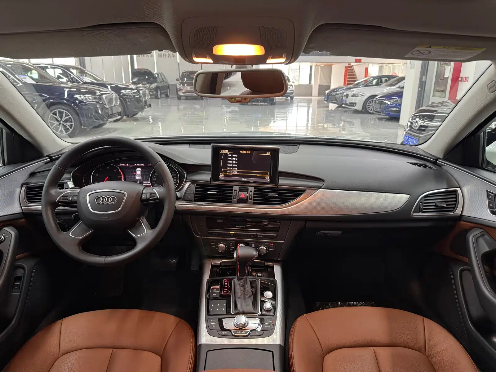 Фото 13 - Audi A6L