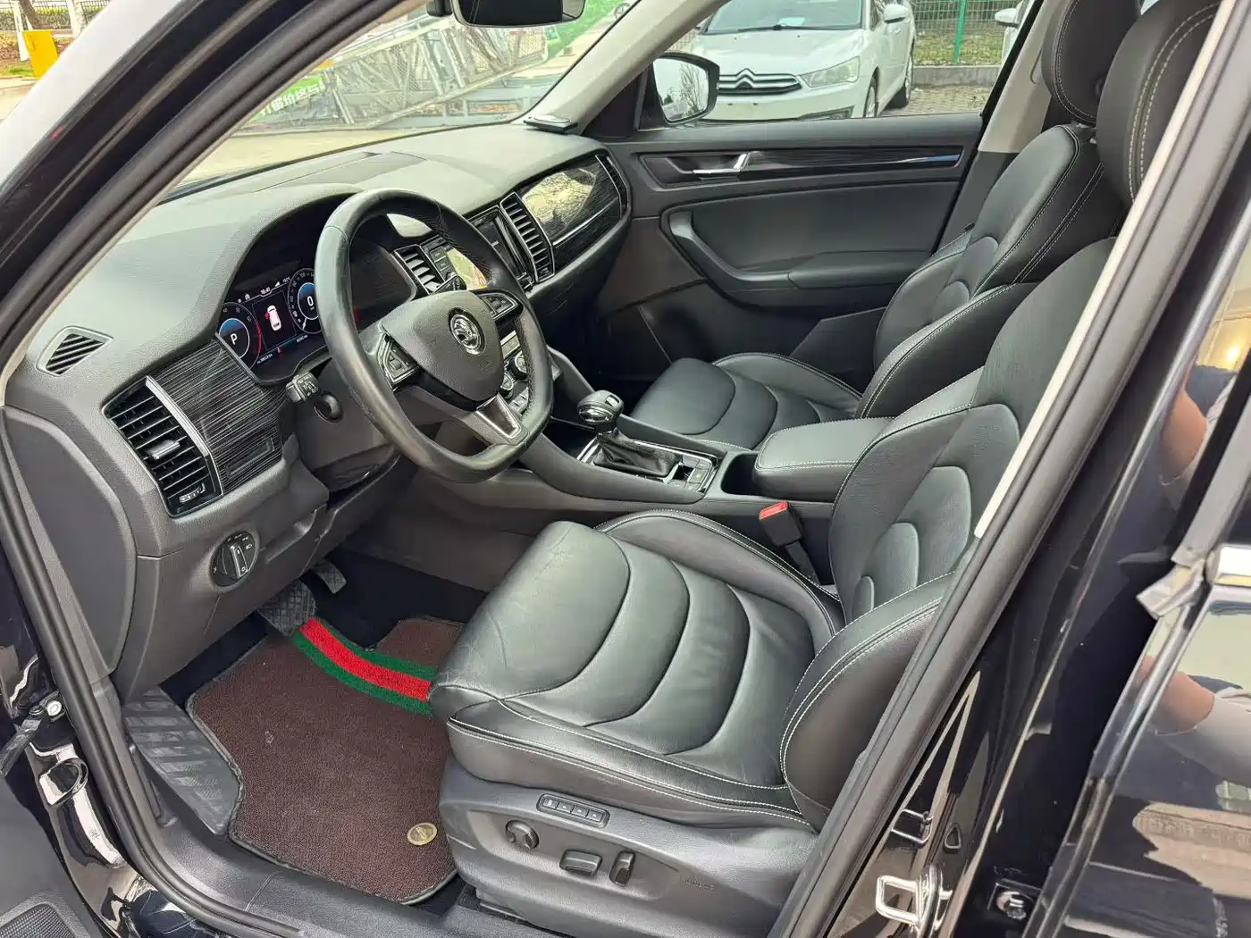 Škoda Kodiaq 2020 TSI330 5-Seater 2WD Luxury Premium Edition фото 8