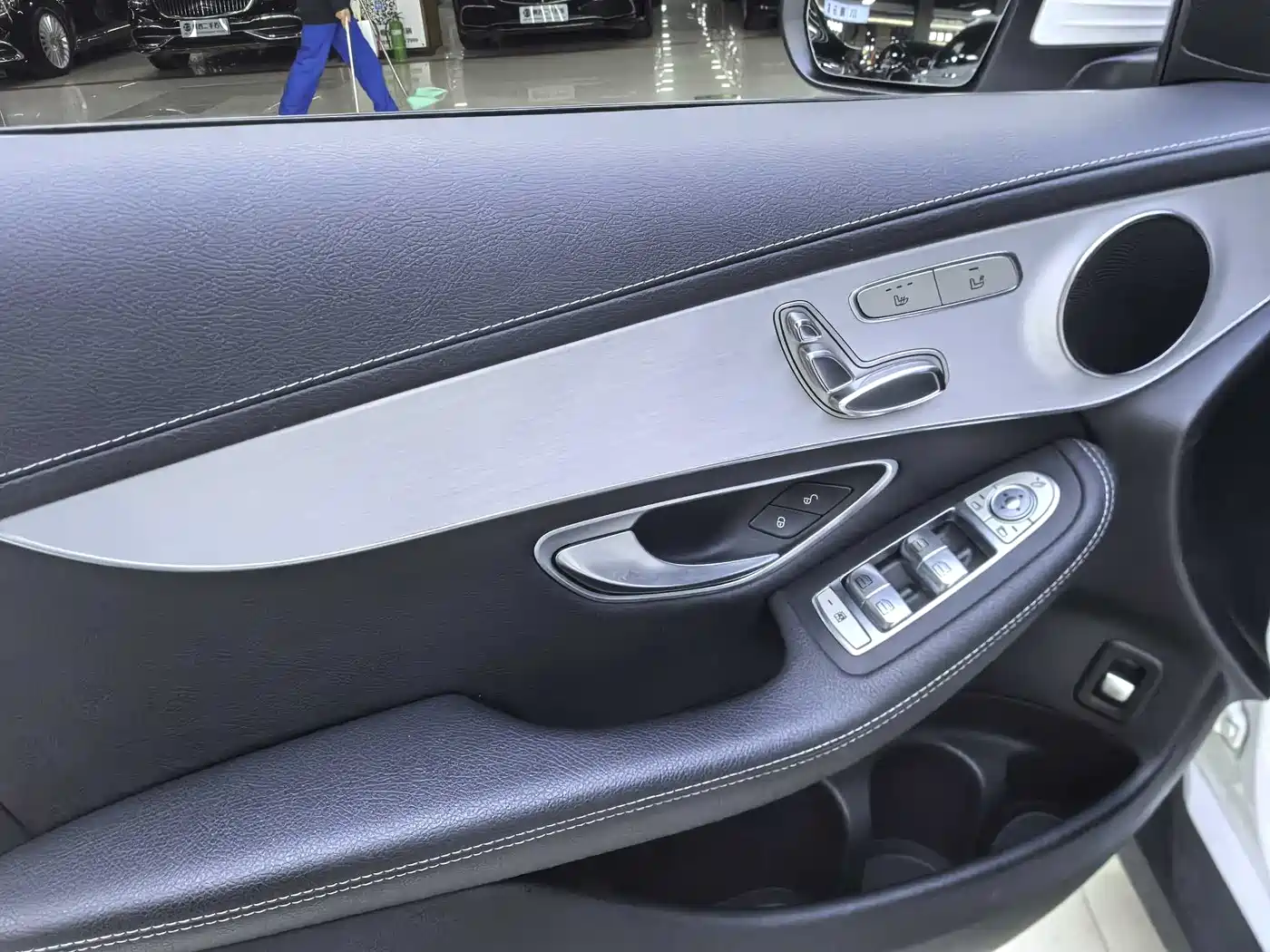 Mercedes-Benz GLC 2021 GLC 260 L 4MATIC Sporty фото 11