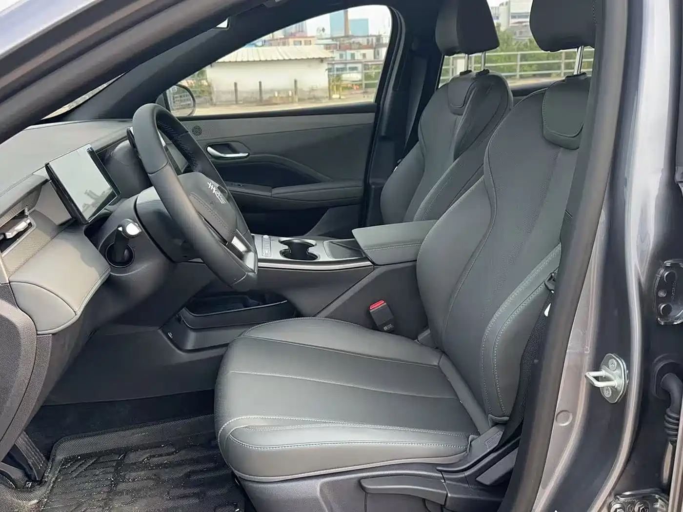 BYD Qin PLUS 2026 DM-i 128KM Progressive фото 12