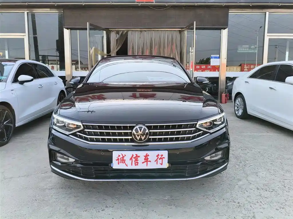 Volkswagen Magotan 2023 Model 2 Million Commemorative Edition 330TSI DSG Luxury фото 2