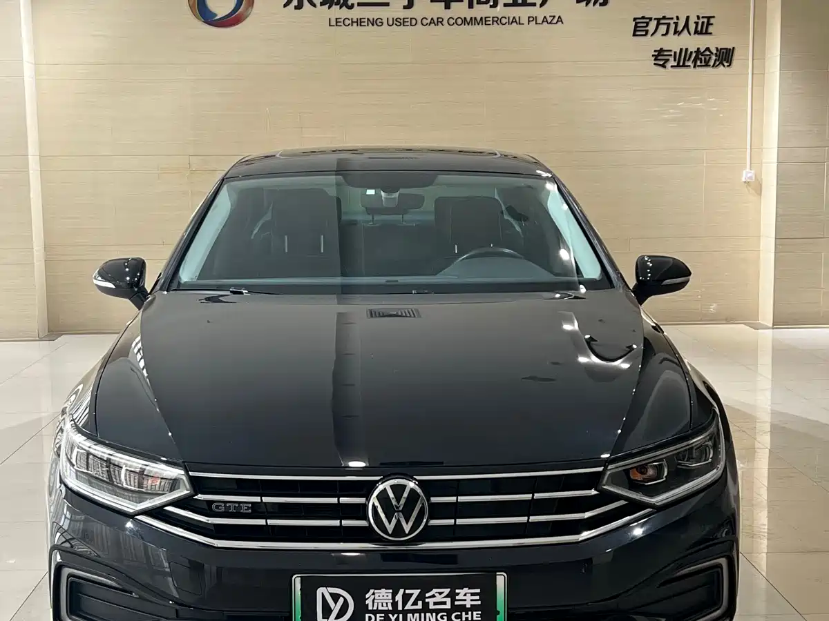 VOLKSWAGEN MAGOTAN GTE PLUG IN HYBRID