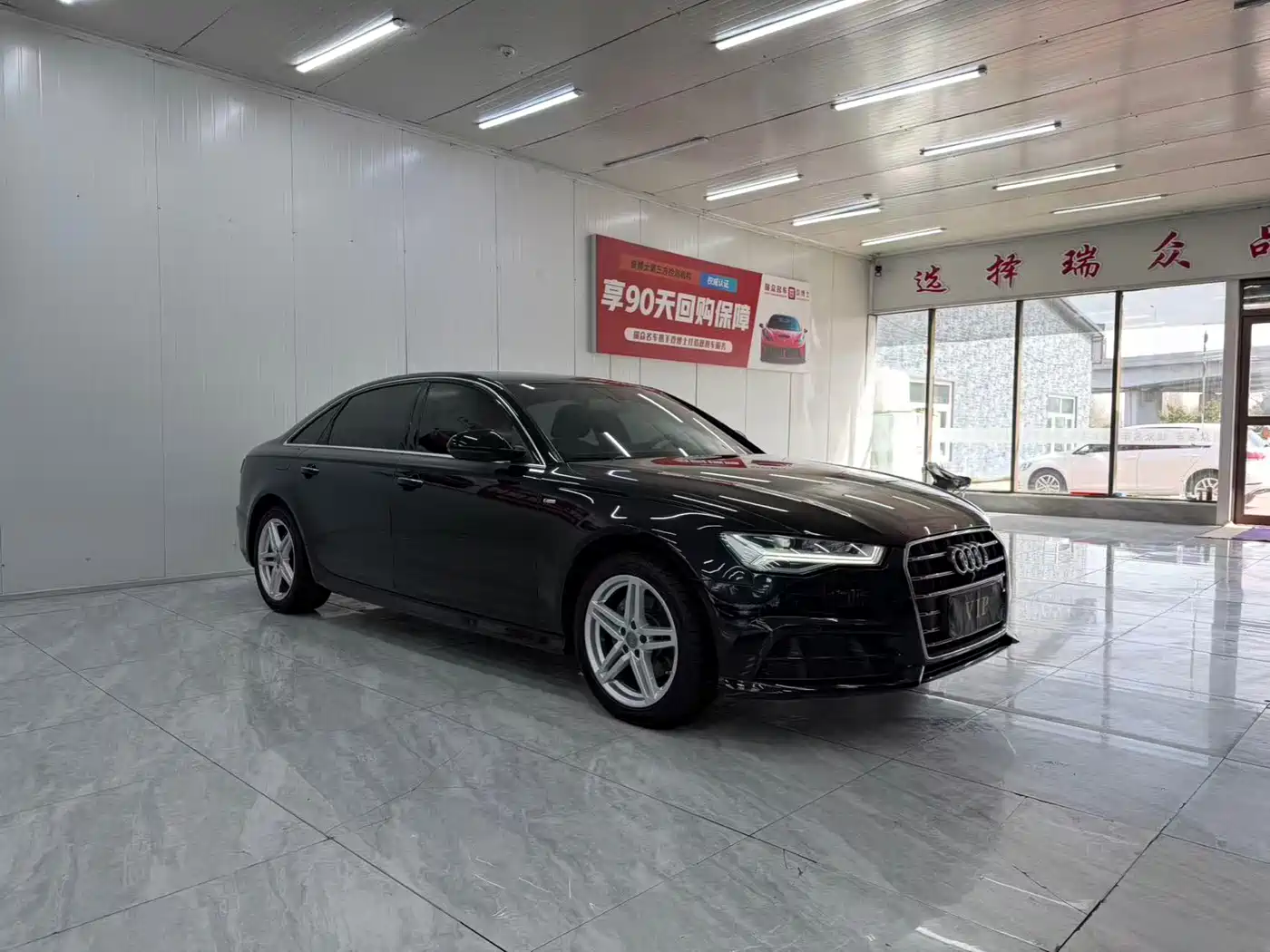 Фото 3 - Audi A6L