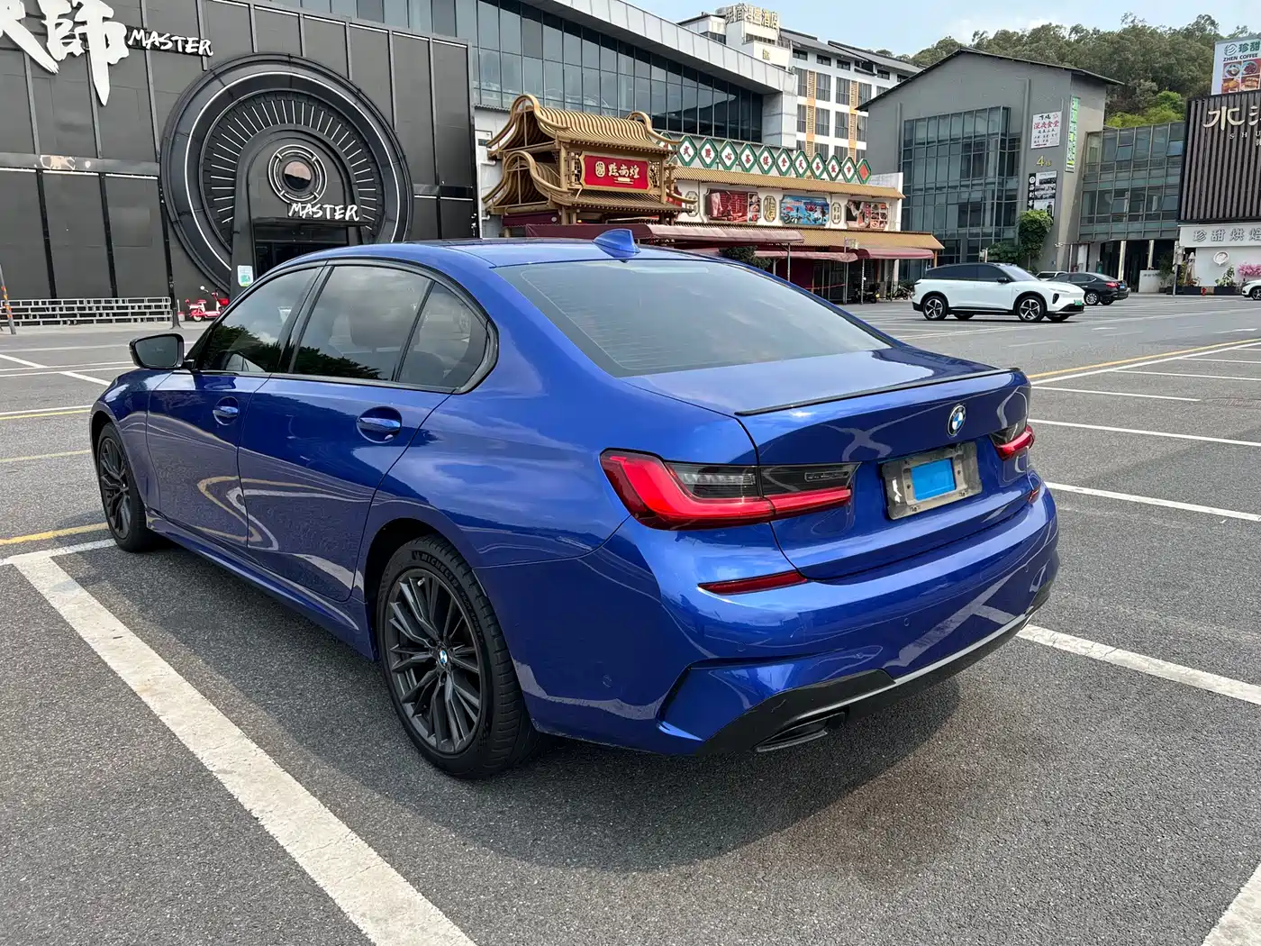 BMW 3 Series 2020 330Li xDrive M Sport Black Night Edition фото 9
