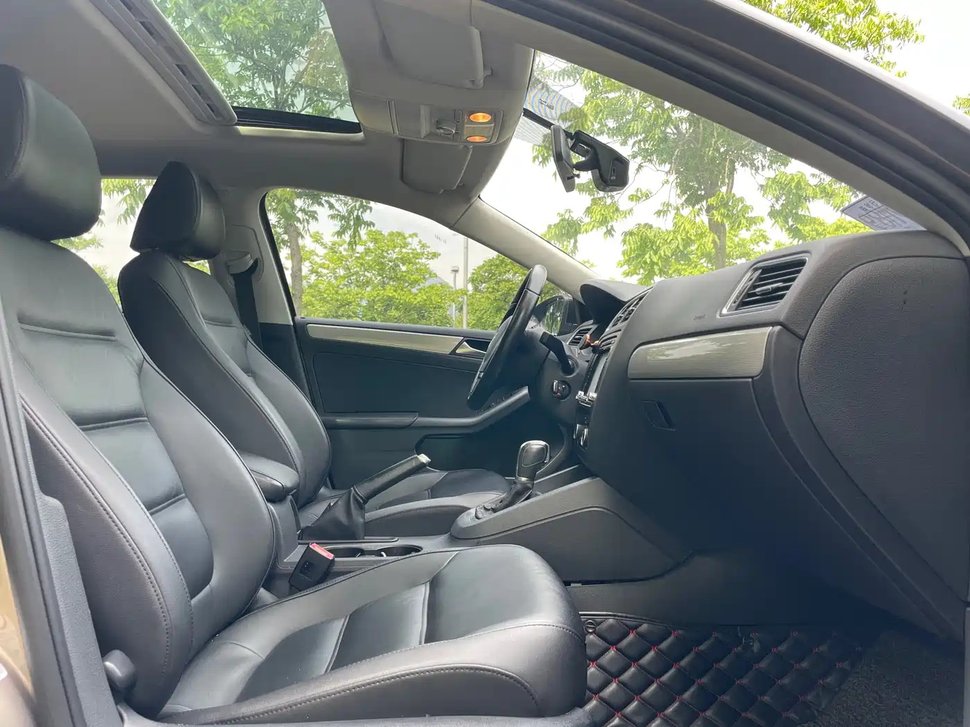 Volkswagen Sagitar 2014 1.4TSI Automatic Luxury фото 14