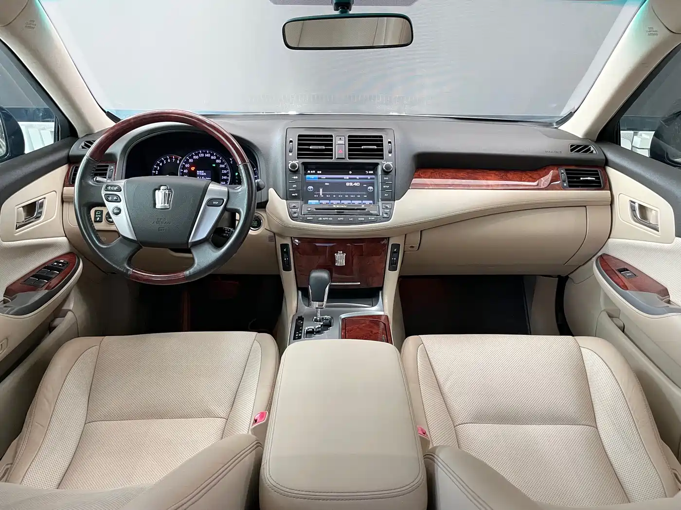 Toyota Crown 2012 2.5L Royal Leather Edition фото 11