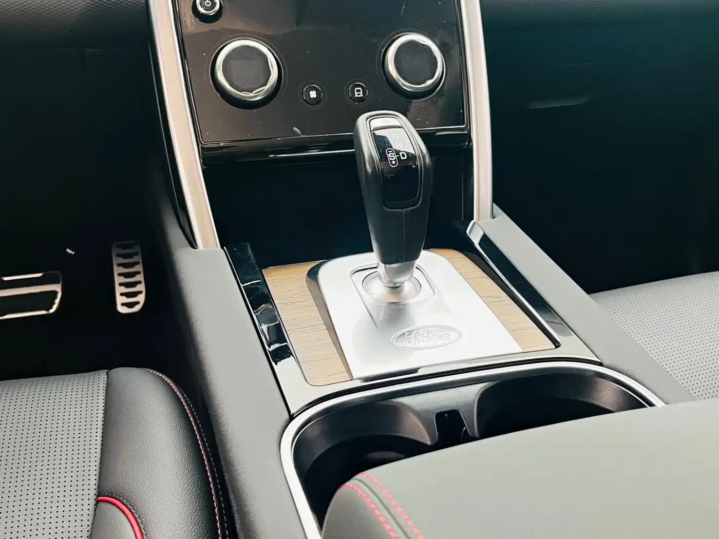 Land Rover Discovery Sport 2023 249PS R-Dynamic S Performance Version фото 7
