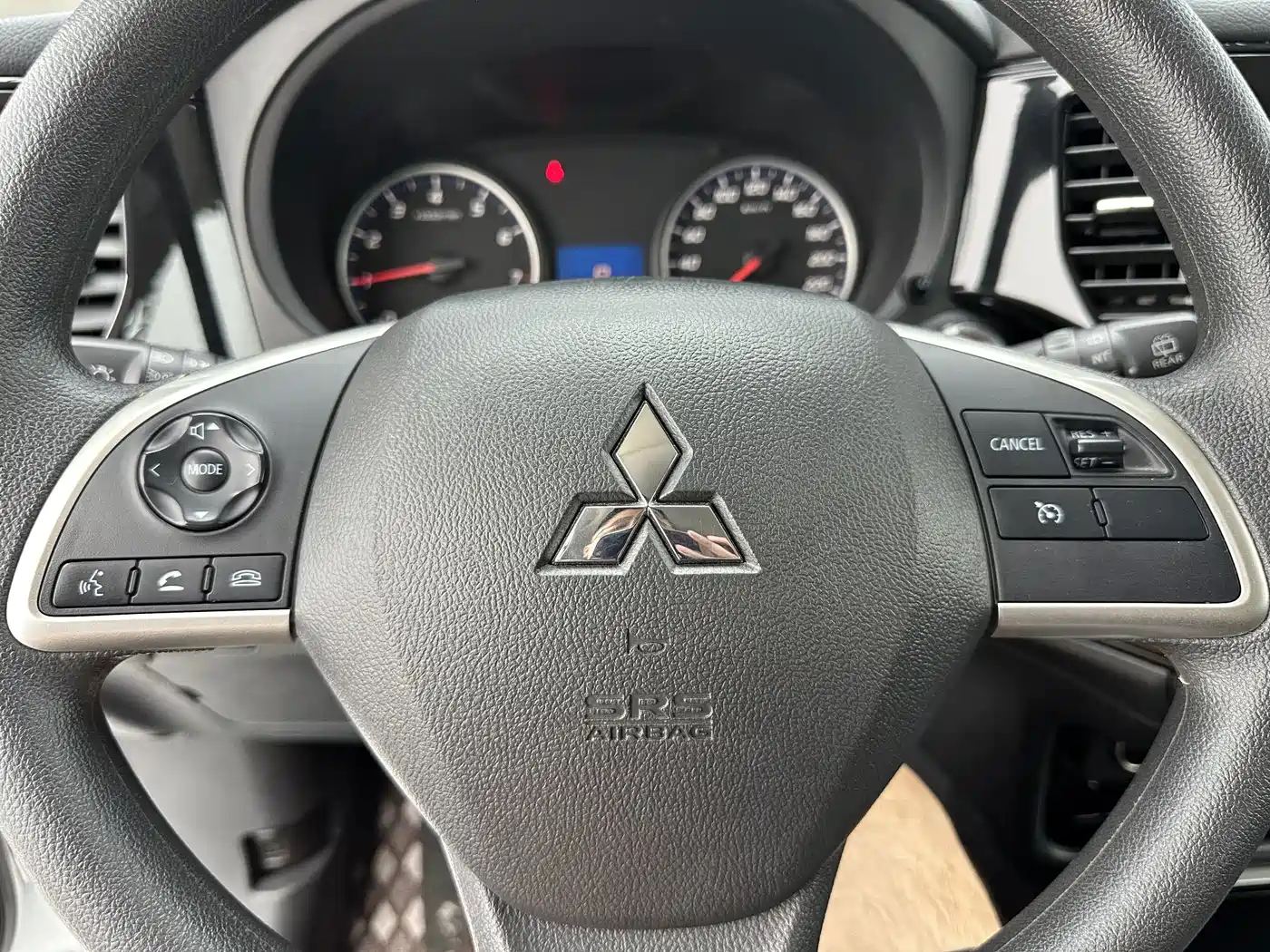 Mitsubishi Outlander 2023 2021 2.0L 2WD Smooth Ride Version 5-Seater