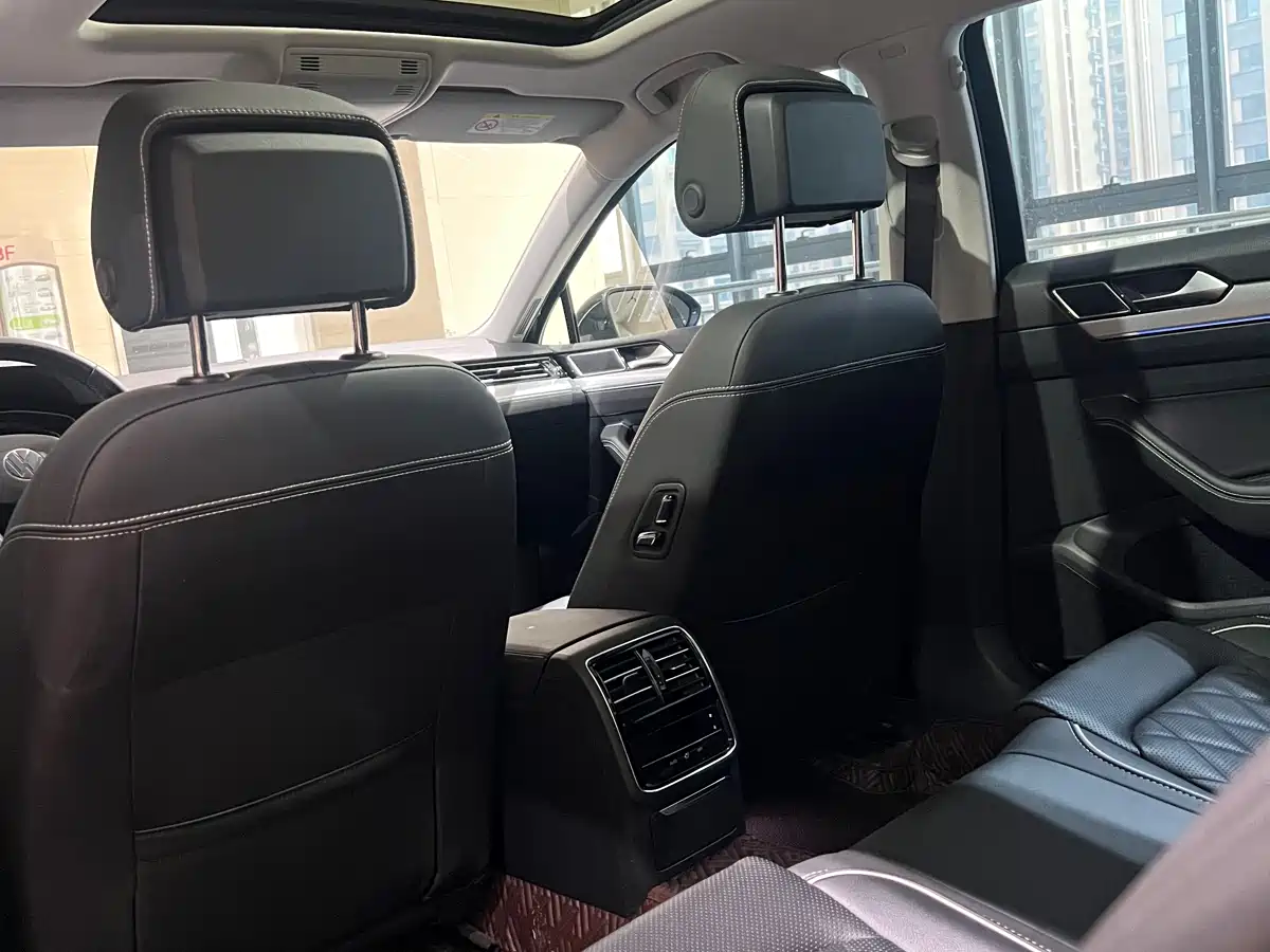 VOLKSWAGEN MAGOTAN GTE PLUG IN HYBRID