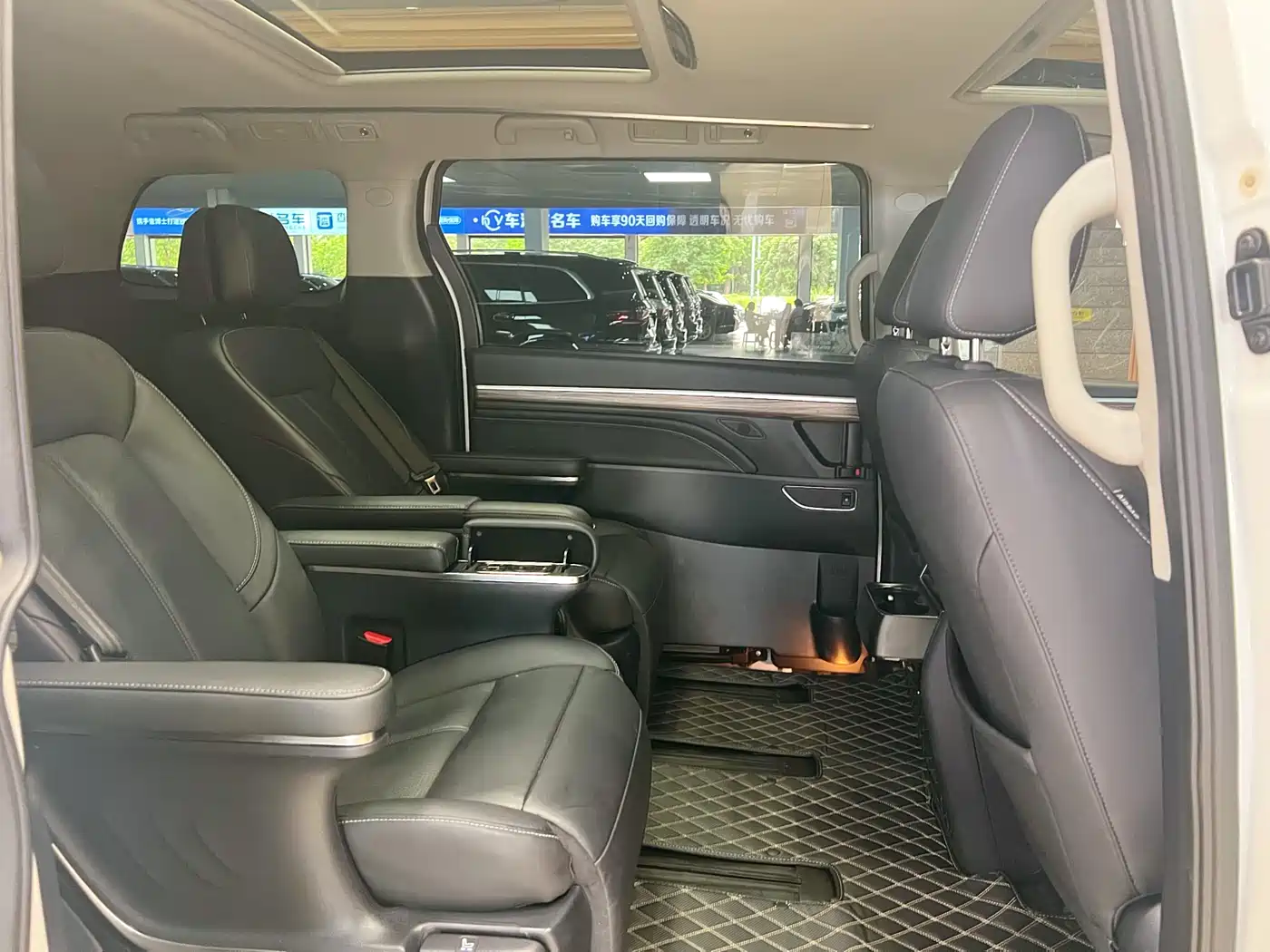 GAC Trumpchi Trumpchi M8 2023 Leading Series 390T Ultimate Edition фото 15