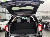 Фото 19 - Ford Explorer