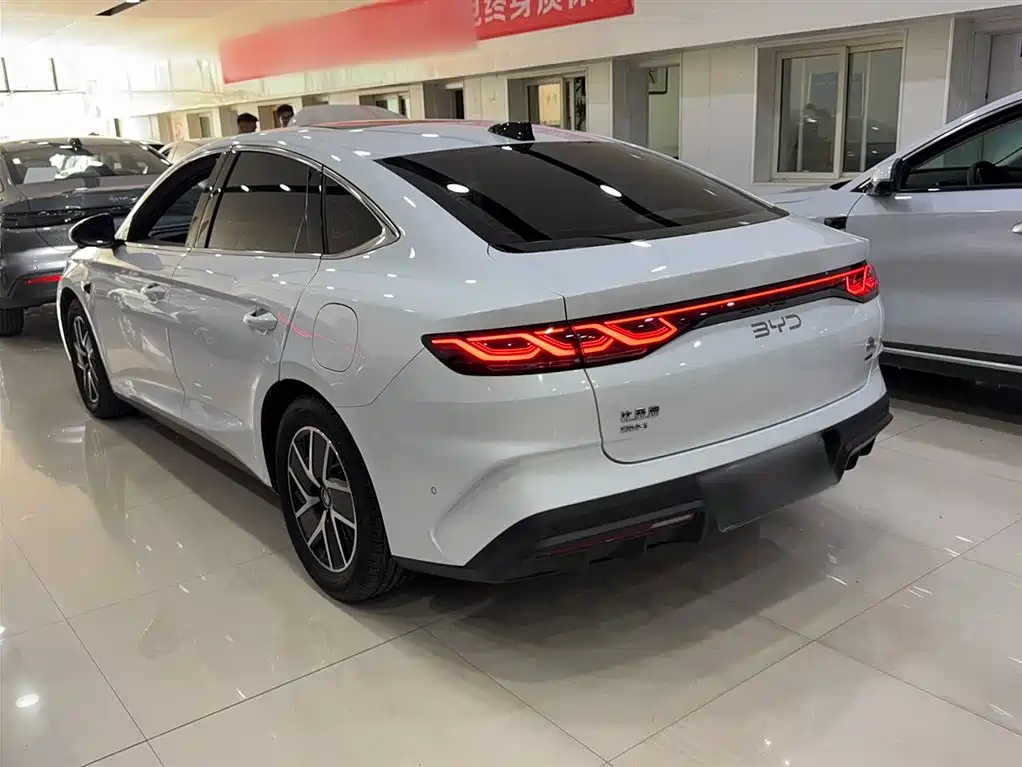 BYD Qin L 2025 DM-i Smart Drive Edition 120KM Leading фото 5