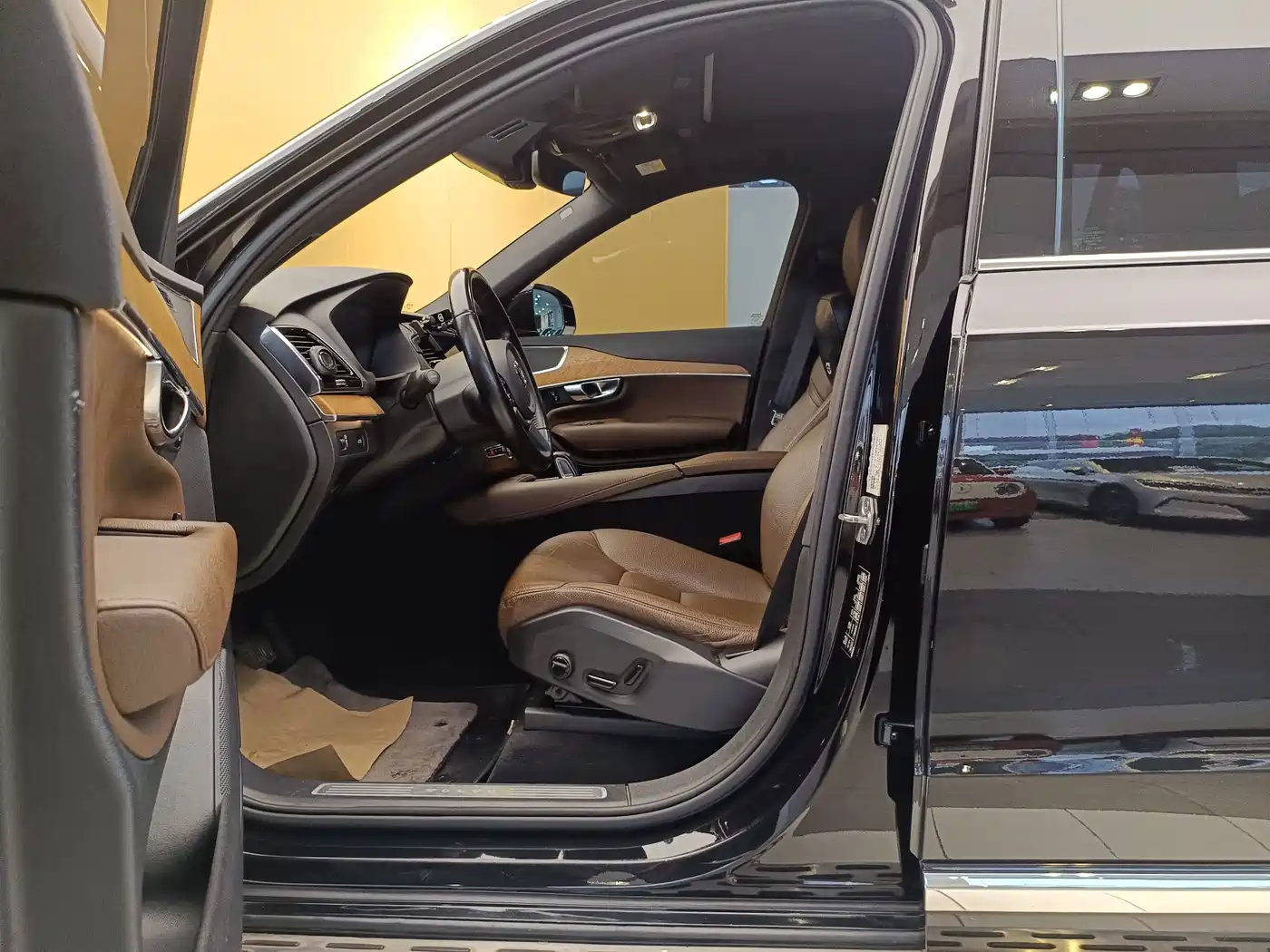 Фото 14 - Volvo XC90