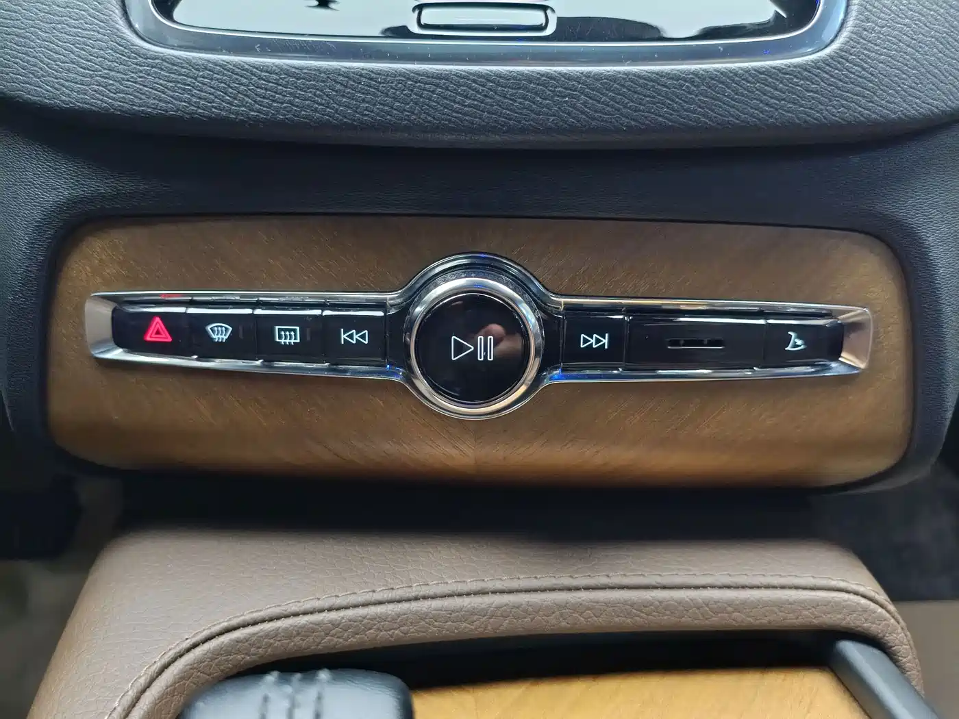 Фото 18 - Volvo XC90