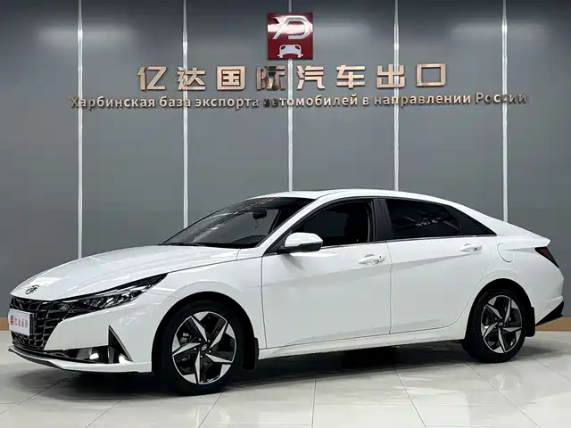 Hyundai Elantra 2022