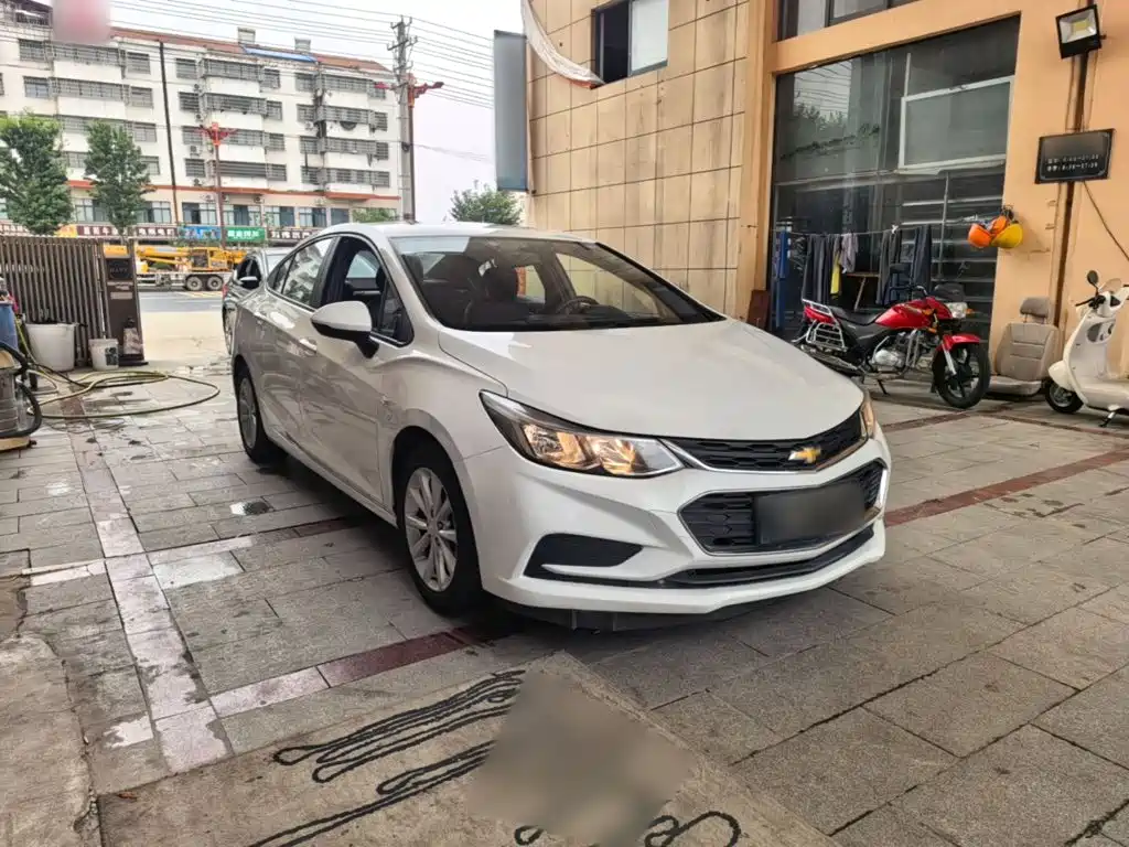 Chevrolet Cruze 2018 2018 320 Automatic Pioneer Sunroof Edition