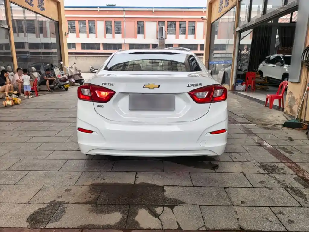Chevrolet Cruze 2018 2018 320 Automatic Pioneer Sunroof Edition