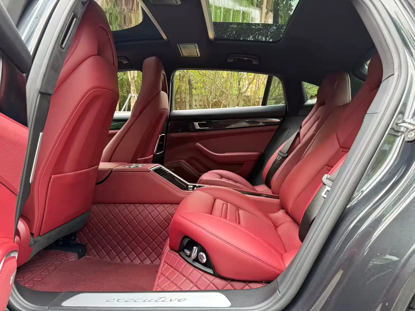 Porsche Panamera 2017 Panamera Executive Long Wheelbase 3.0T фото 15