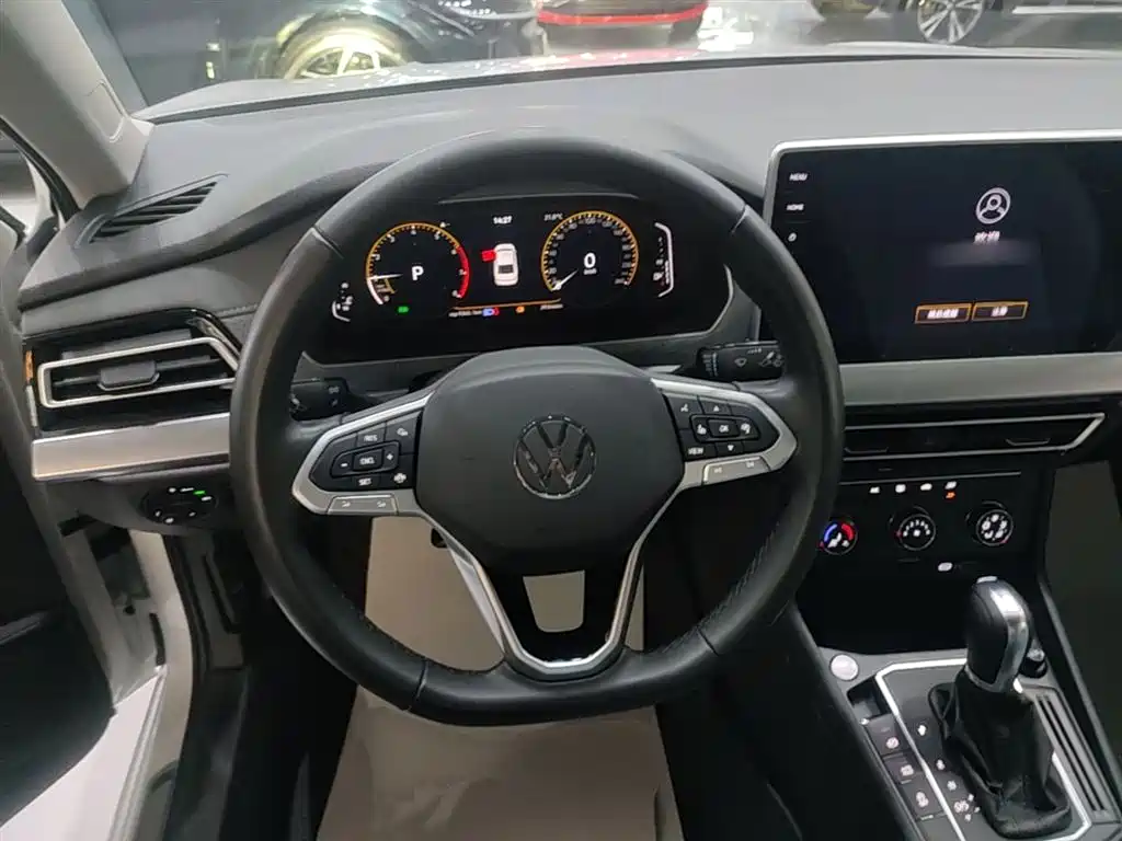 Volkswagen Lavida 2023 1.5L Auto Five Million Edition фото 11